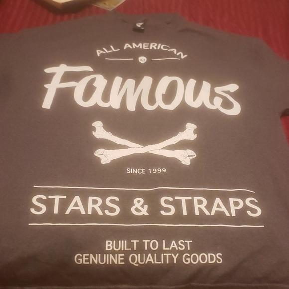 Famous stars and straps XL shirt - Picture 2 of 5